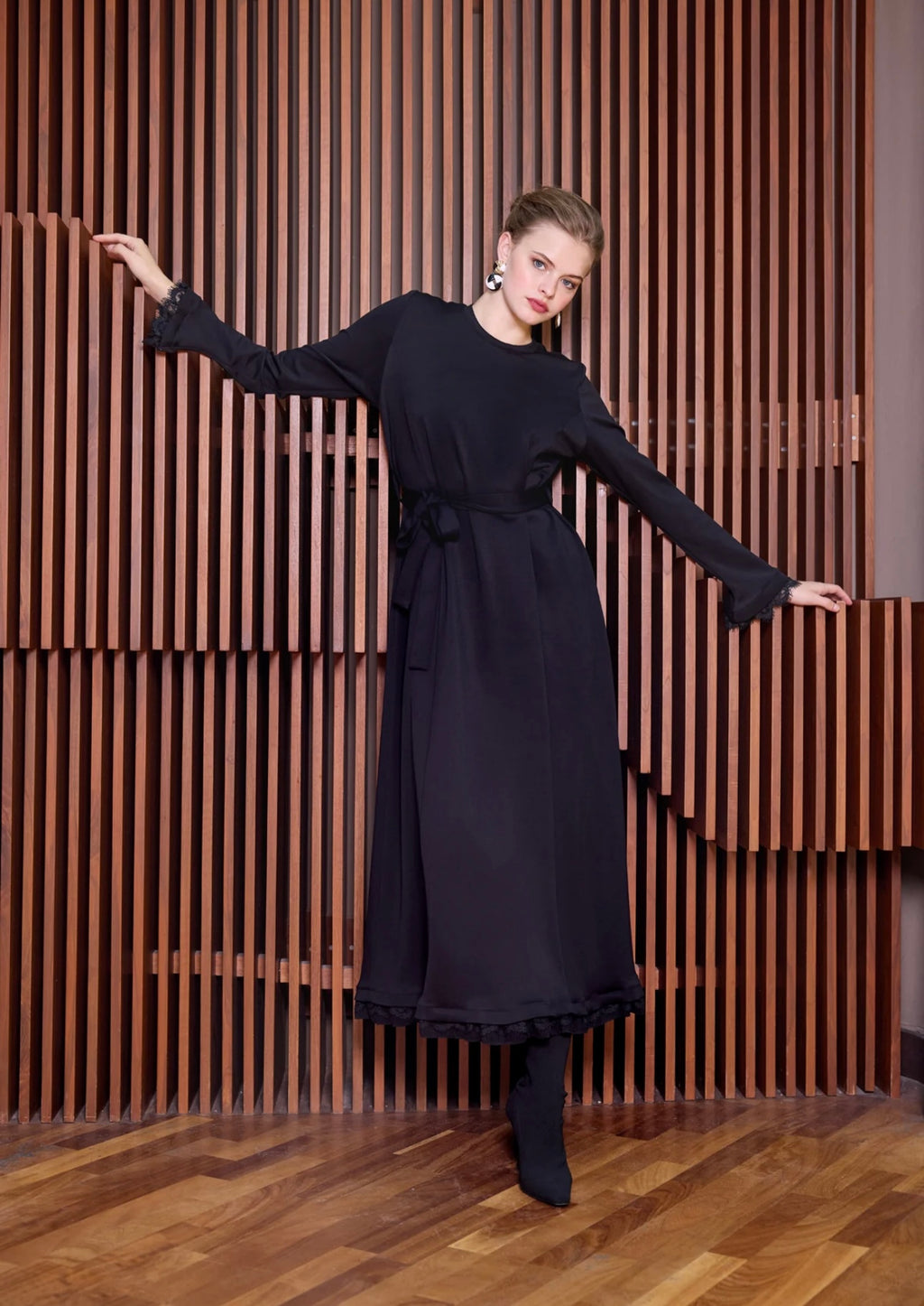 MissWhence Güpür Detaylı Elbise