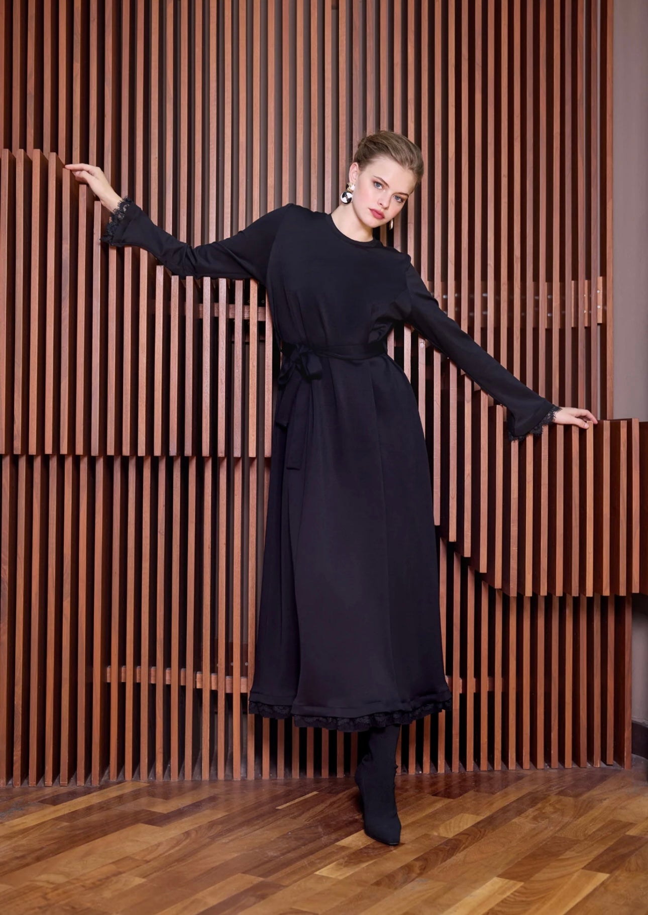 MissWhence Güpür Detaylı Elbise