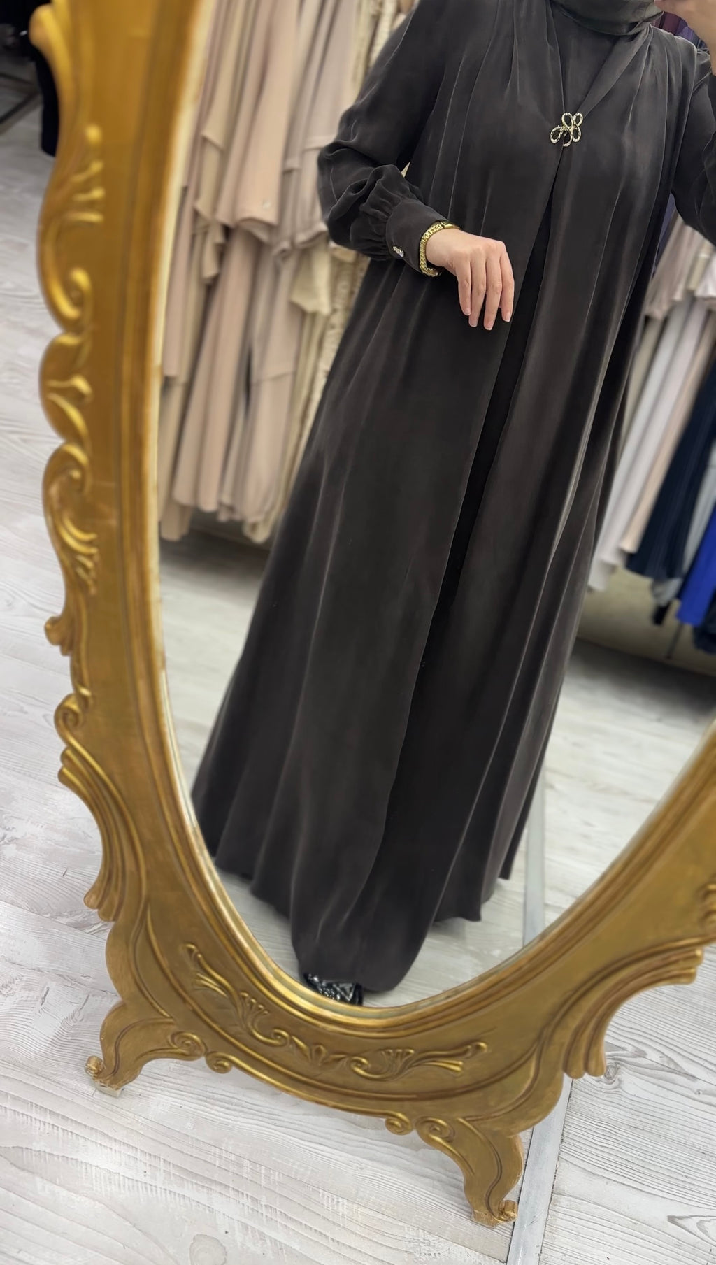 MissDalida Detaylı Broşlu Cupro Elbise